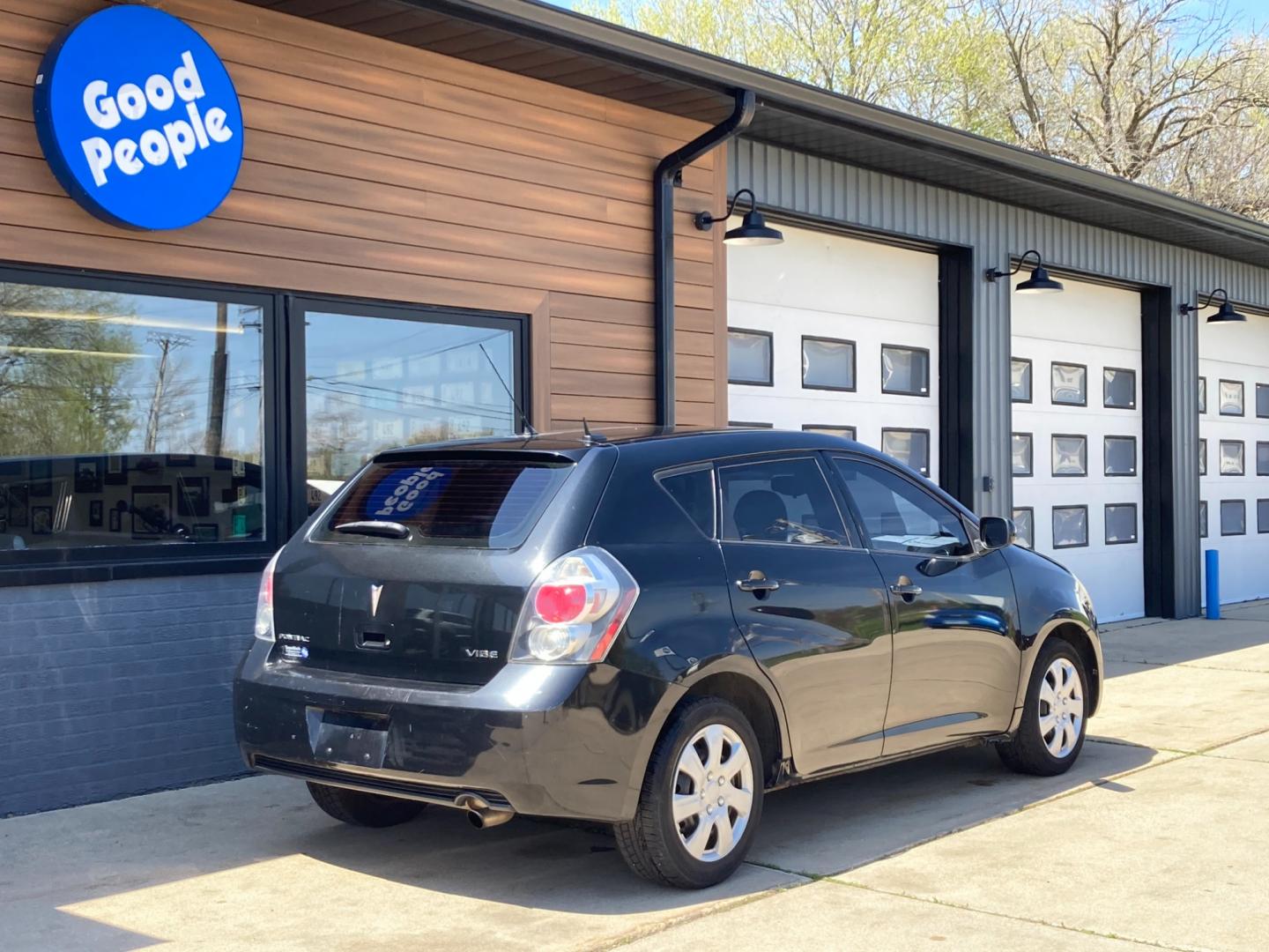 2009 Jet Black Met Pontiac Vibe 2.4L (5Y2SP67019Z) with an 2.4L L4 DOHC 16V engine, 4-Speed Automatic Overdrive transmission, located at 1800 South Ihm Blvd, Freeport, IL, 61032, (815) 232-5543, 42.278645, -89.607994 - Vibe Base 4D Hatchback 2.4L - Photo#1